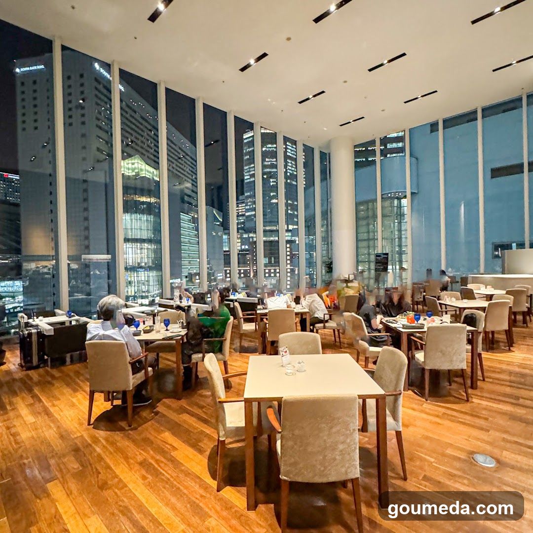 THE HILTON PLAZA HALL The Grand Cafe