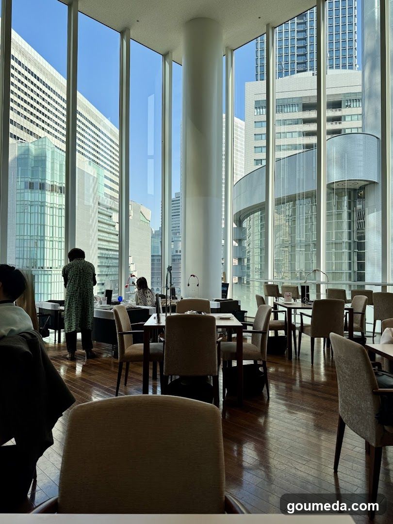 THE HILTON PLAZA HALL The Grand Cafe