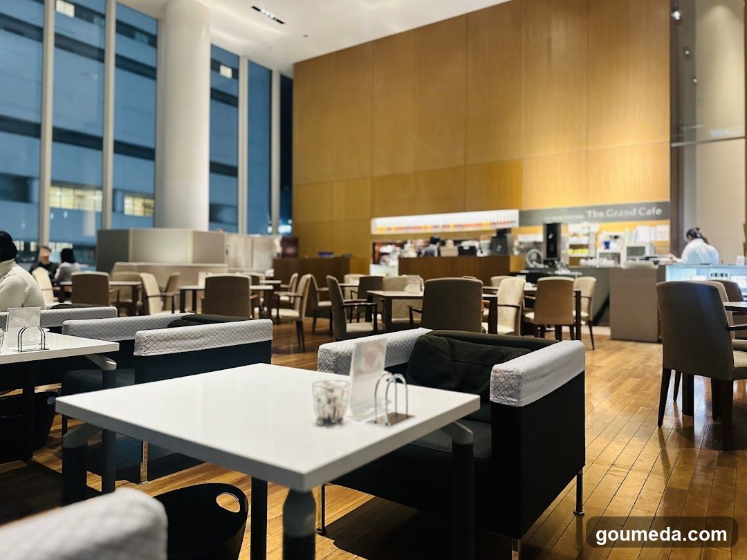THE HILTON PLAZA HALL The Grand Cafe