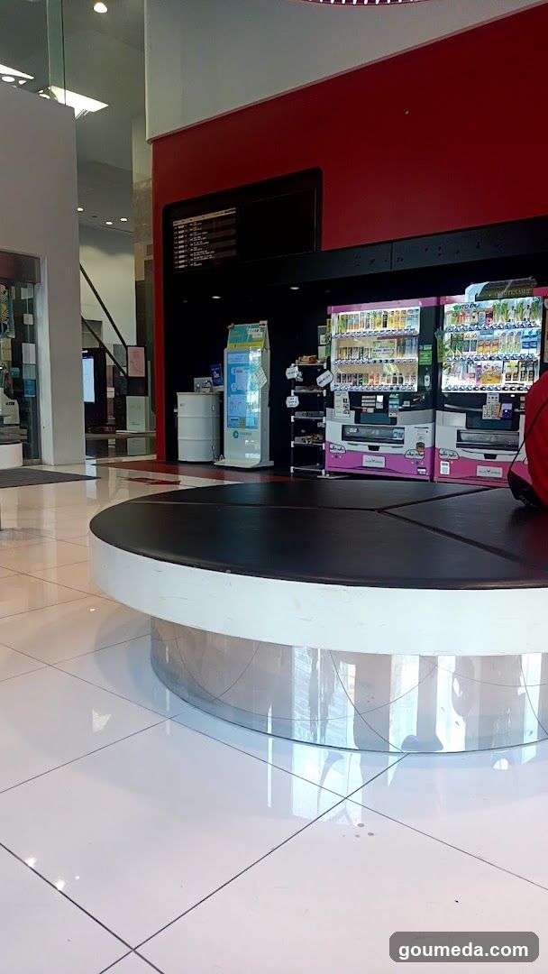 Vending Machines and Circular Bench
