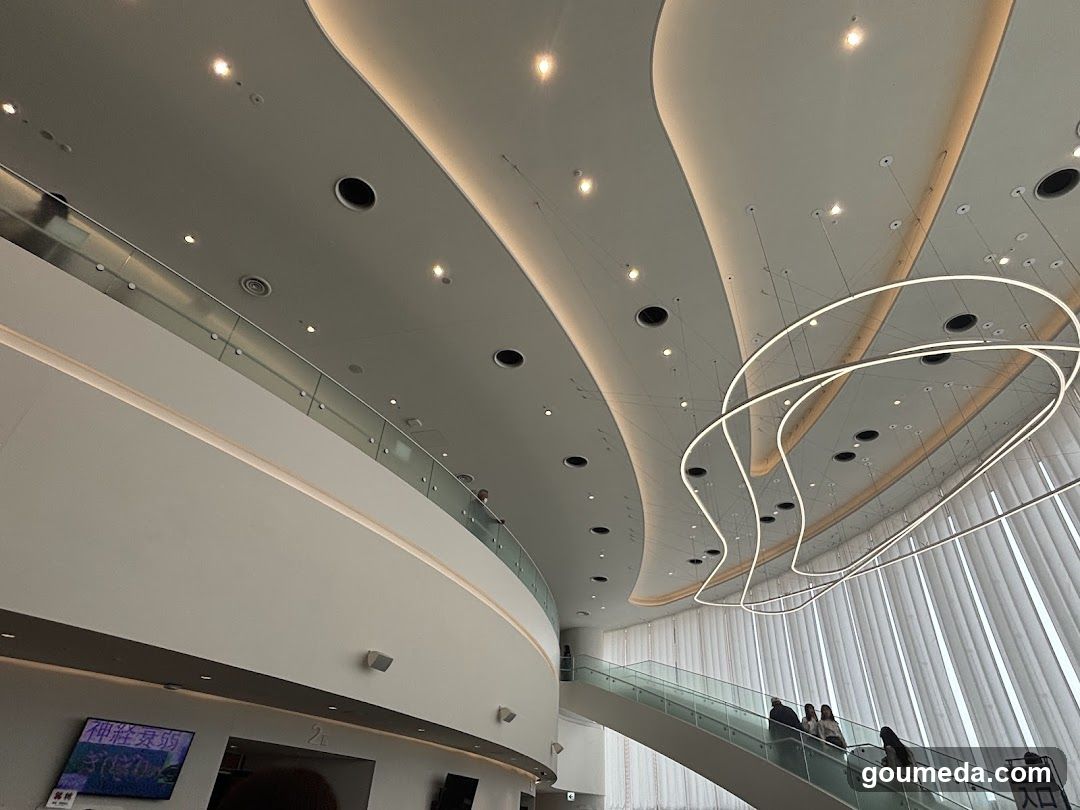 Modern Interior Space with Curved Architecture