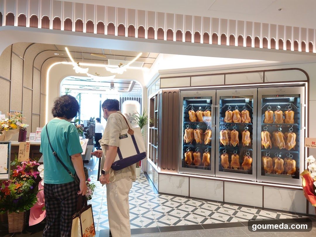 Roasted Chicken Display Store Interior