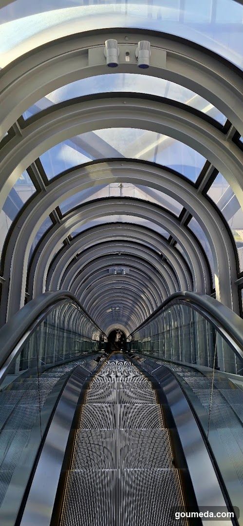 Underground walkway with escalators