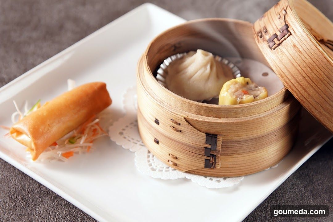 Dim Sum Platter with Spring Roll