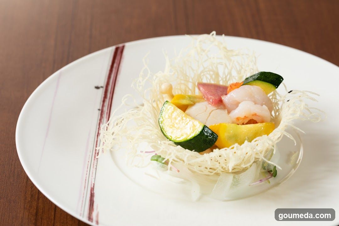 Sushi Bowl with Zucchini and Shrimp