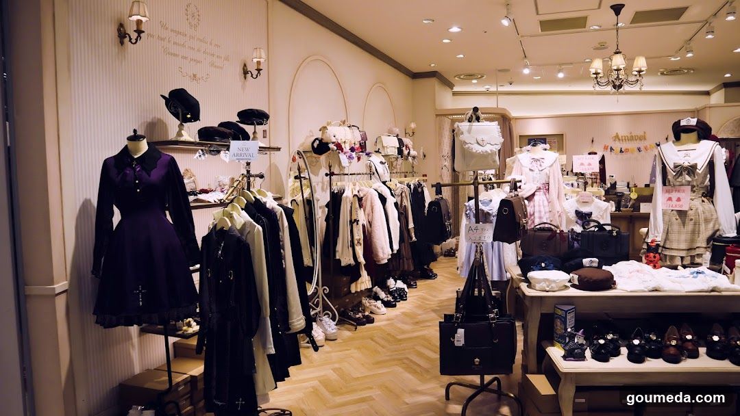 Ladies Fashion Boutique Interior