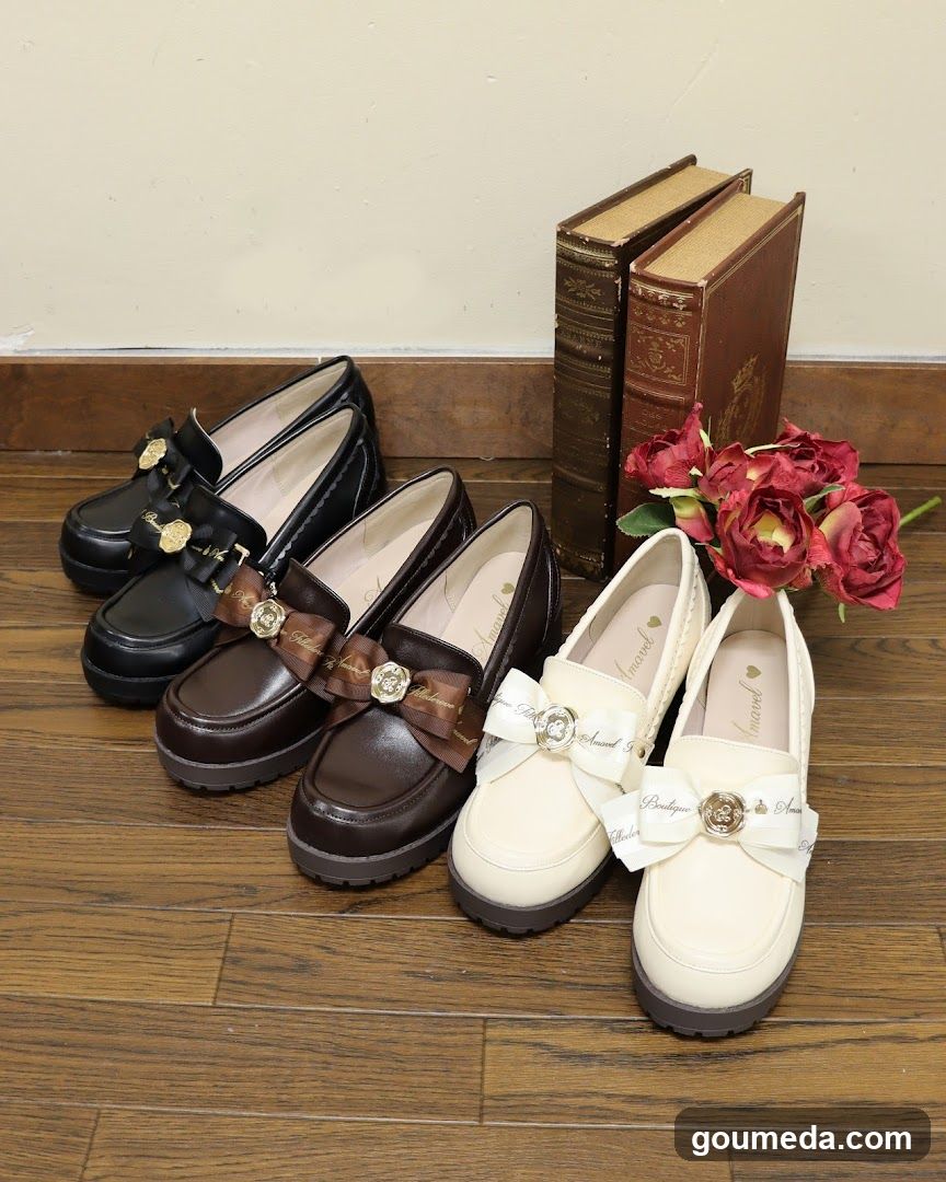 Loafers with Bow Details