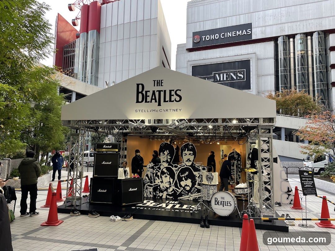 The Beatles Stellencartney Event Setup