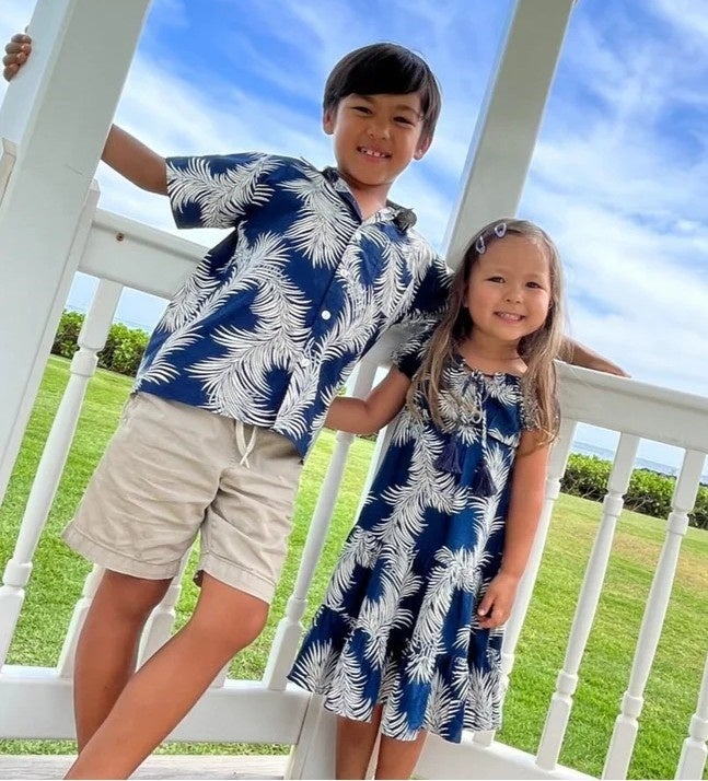 Pono Market matching parent and child Hawaiian resort wear on display at the Hankyu Umeda Hawaii Fair 2026 tie-in pop-up