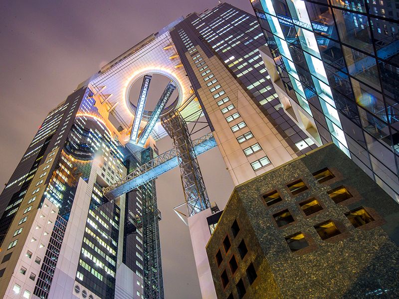 Umeda Sky Building Floating Garden: Osaka's Arch-Shaped Observation Deck